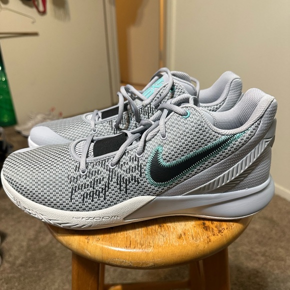 Vintage Nike Kyrie flytrap 2 “cool grey” 00s size 11.5 - Picture 4 of 10